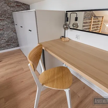 Yeti & Wilka W Centrum Chorzowa: Wilk アパート *